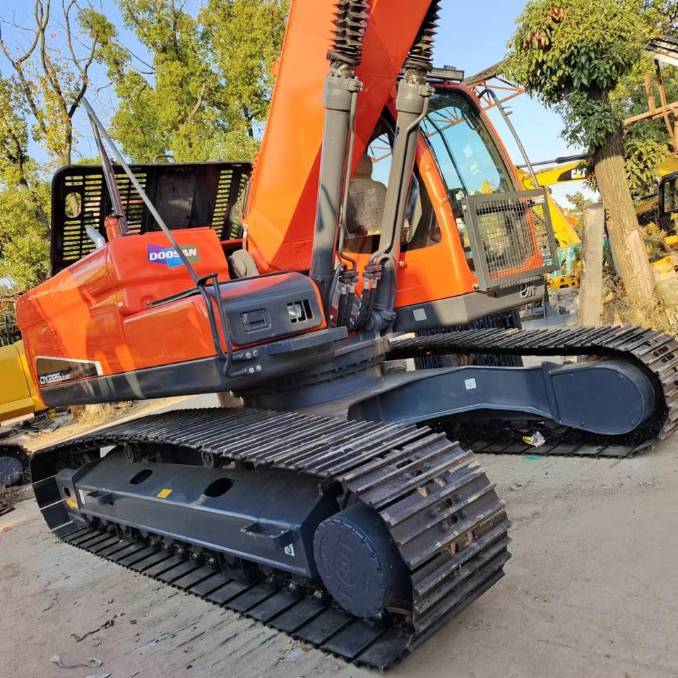 Doosan DX 225 LC - Гусеничный экскаватор: фото 3 Doosan DX 225 LC - Гусеничный экскаватор: фото 3