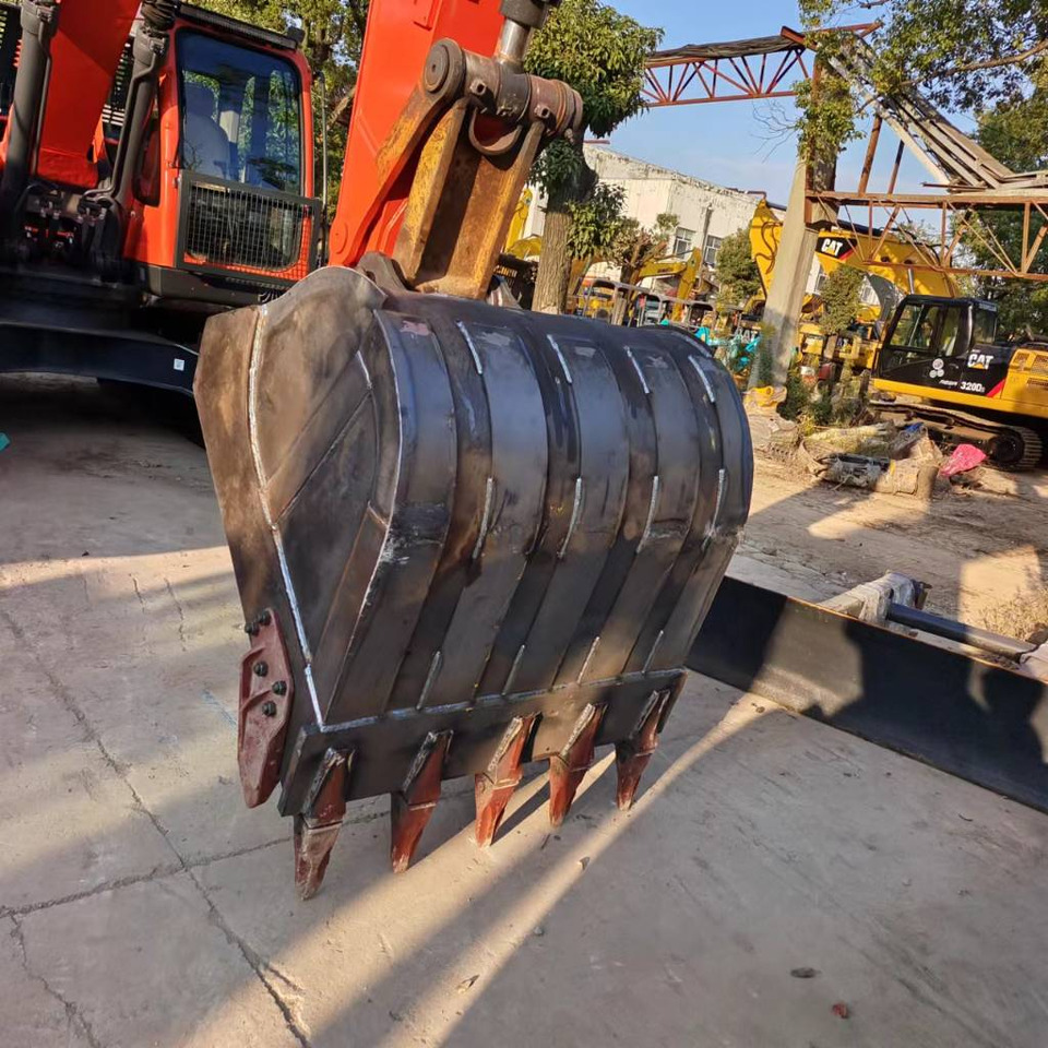 Doosan DX 225 LC - Гусеничный экскаватор: фото 2 Doosan DX 225 LC - Гусеничный экскаватор: фото 2