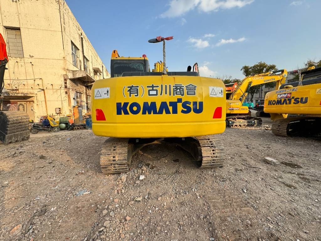 Komatsu PC 130 - Гусеничный экскаватор: фото 3 Komatsu PC 130 - Гусеничный экскаватор: фото 3