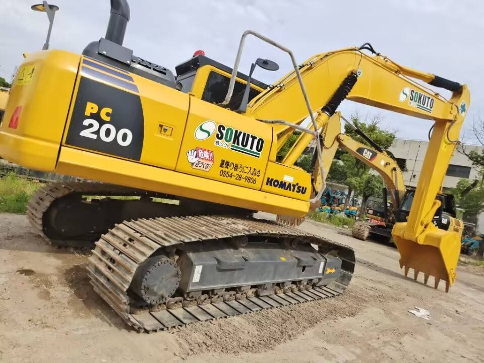 Komatsu PC 200-8 - Гусеничный экскаватор: фото 1 Komatsu PC 200-8 - Гусеничный экскаватор: фото 1