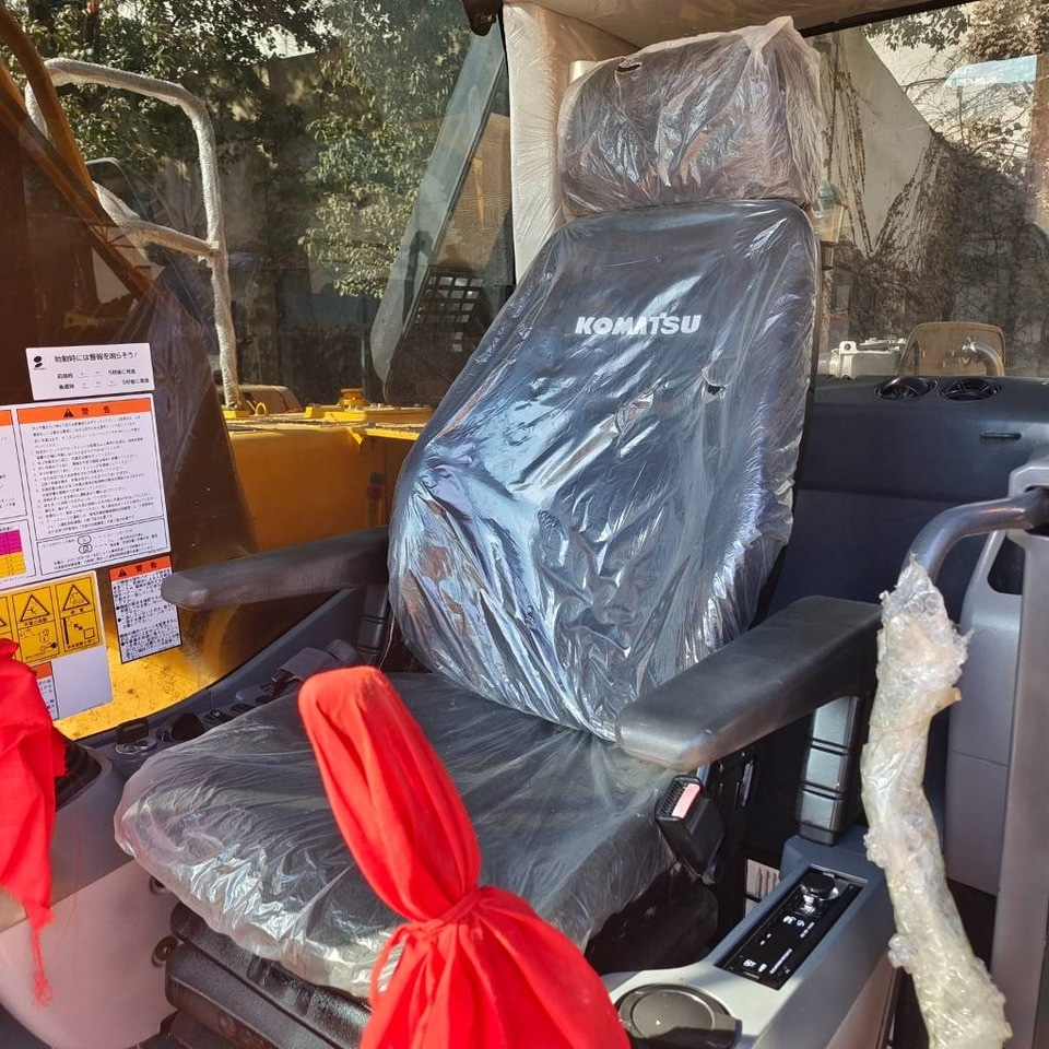 Komatsu PC 200 - Гусеничный экскаватор: фото 3 Komatsu PC 200 - Гусеничный экскаватор: фото 3