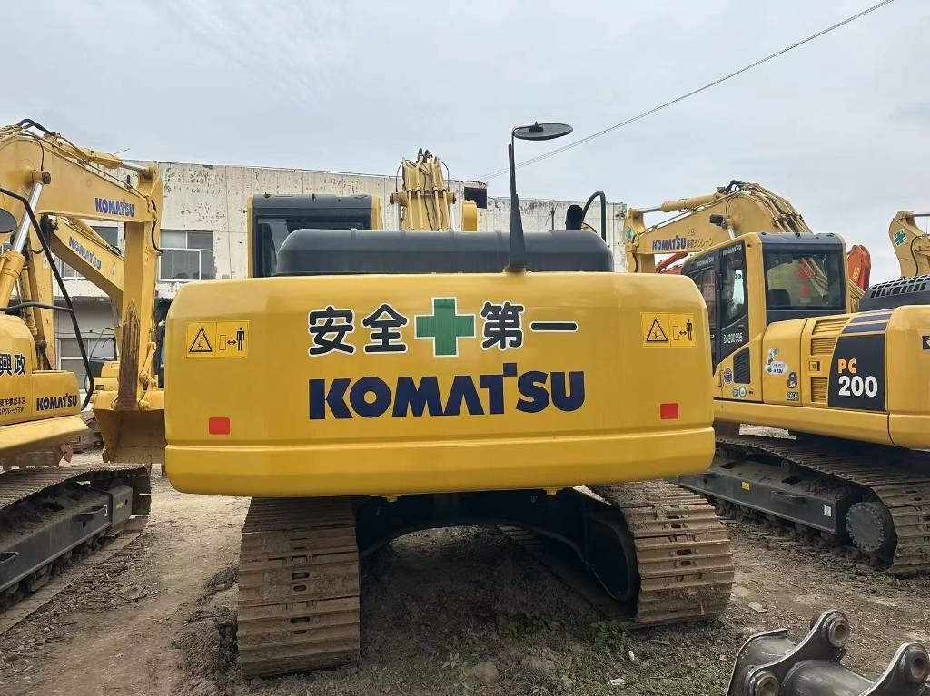 Komatsu PC 210 LC - Гусеничный экскаватор: фото 3 Komatsu PC 210 LC - Гусеничный экскаватор: фото 3