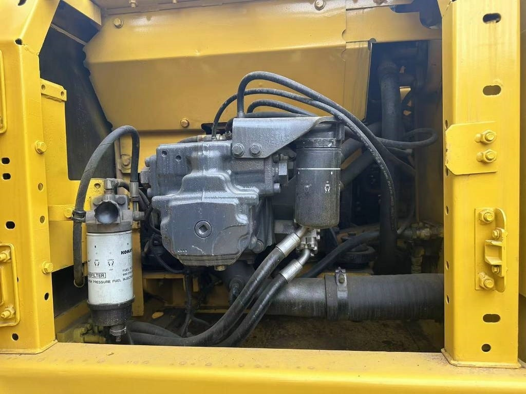 Komatsu PC 210 LC - Гусеничный экскаватор: фото 4 Komatsu PC 210 LC - Гусеничный экскаватор: фото 4