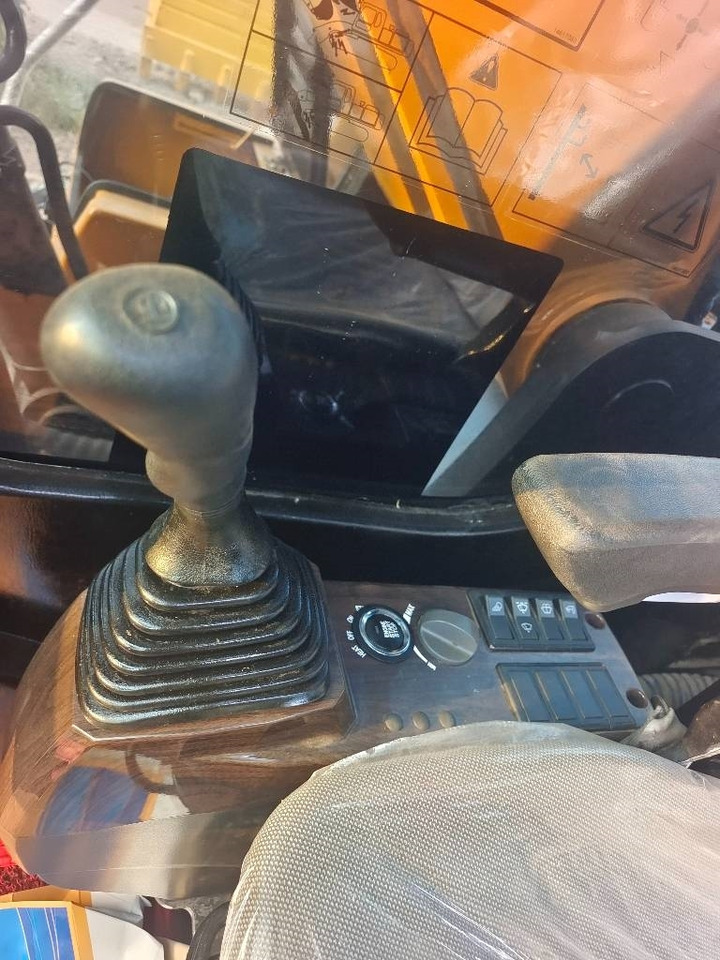 Sany SY 215 H - Гусеничный экскаватор: фото 5 Sany SY 215 H - Гусеничный экскаватор: фото 5