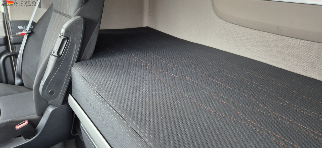 Daf XF 450 FAR Edscha Liftachse auch als Komplettzug !! - Тентованный грузовик: фото 3 Daf XF 450 FAR Edscha Liftachse auch als Komplettzug !! - Тентованный грузовик: фото 3