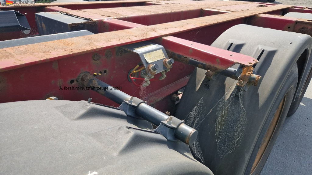 Krone SD Containerchassis 2x 20, 30, 40 ft deutscher Auflieger, ausziehbar - Полуприцеп-контейнеровоз/ Сменный кузов: фото 2 Krone SD Containerchassis 2x 20, 30, 40 ft deutscher Auflieger, ausziehbar - Полуприцеп-контейнеровоз/ Сменный кузов: фото 2