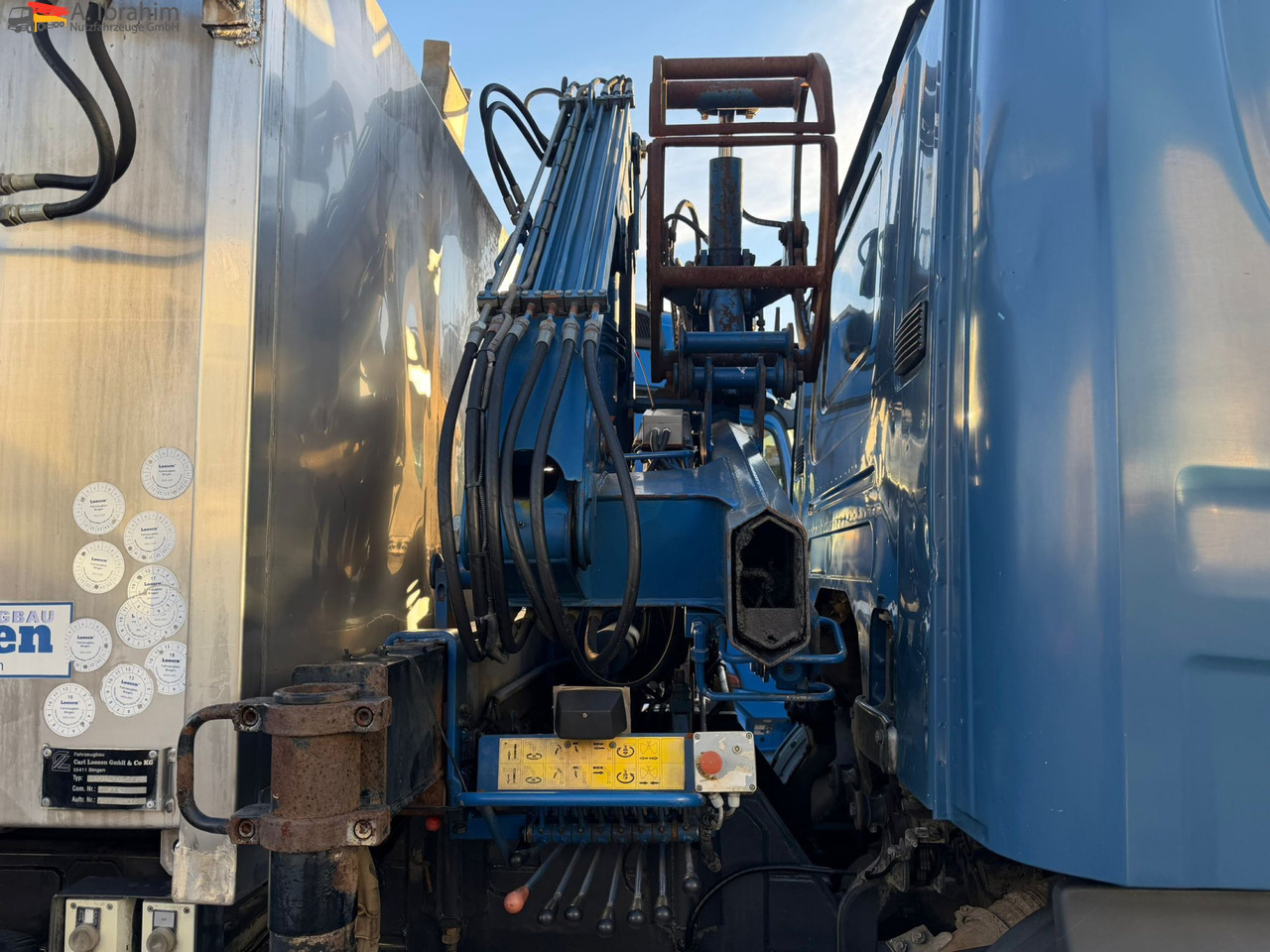 Scania B4X2 Edelstahlkipper für Tierkörperbeseitigung Kran MKG - Мусоровоз: фото 5 Scania B4X2 Edelstahlkipper für Tierkörperbeseitigung Kran MKG - Мусоровоз: фото 5