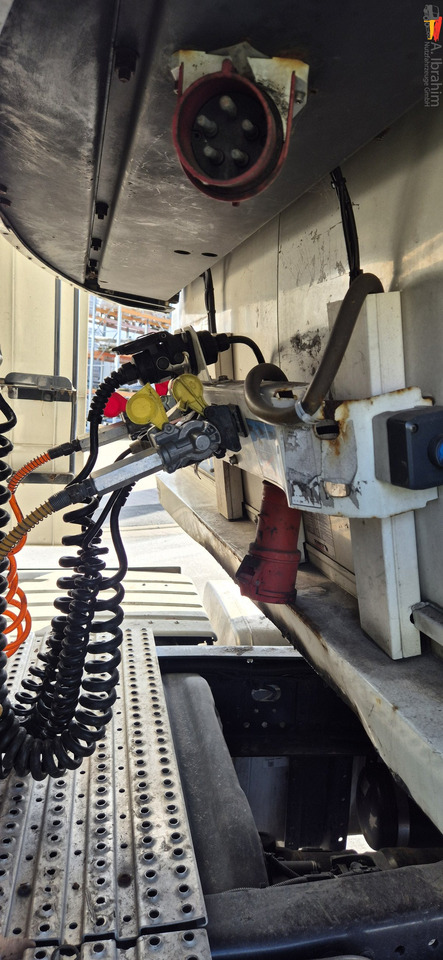 Schmitz SKO 24 Stirnwandschaden, voll fahrbereit Schmitz Kühlaggregat - Полуприцеп-рефрижератор: фото 5 Schmitz SKO 24 Stirnwandschaden, voll fahrbereit Schmitz Kühlaggregat - Полуприцеп-рефрижератор: фото 5