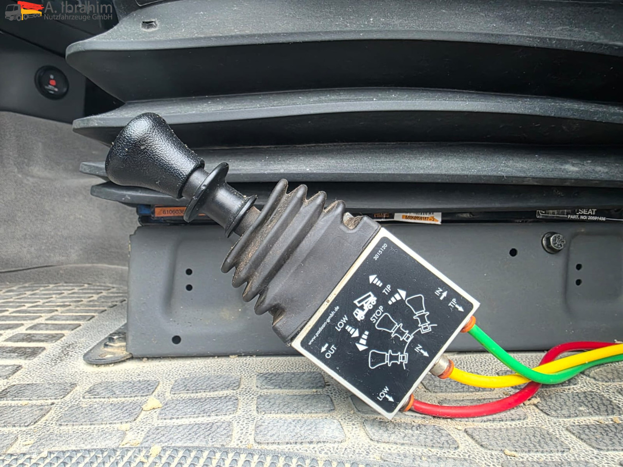 Volvo FH 520 | 6x4 | Schaltgetriebe | Blatt Blatt Klima | Trommelbremse | 3 Pedals - Тягач: фото 4 Volvo FH 520 | 6x4 | Schaltgetriebe | Blatt Blatt Klima | Trommelbremse | 3 Pedals - Тягач: фото 4