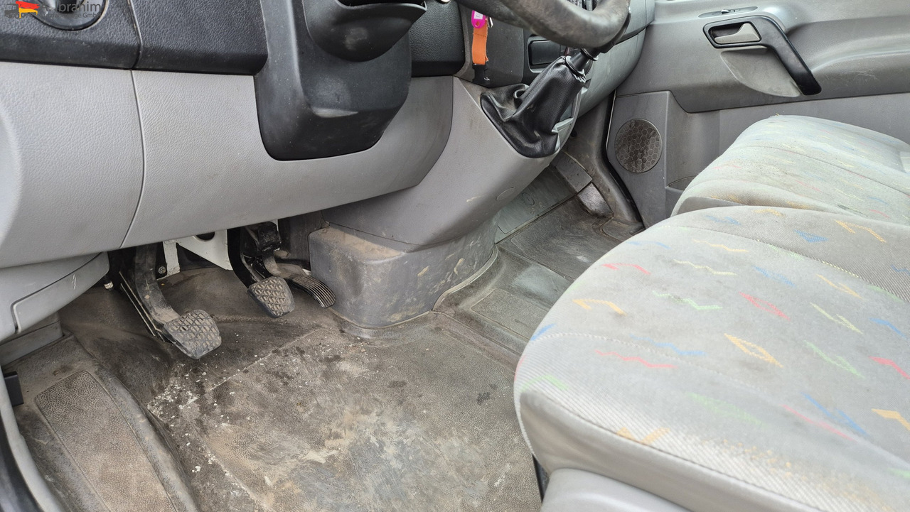 VW Crafter 2.5 Diesel Zustand gut - Цельнометаллический фургон: фото 4 VW Crafter 2.5 Diesel Zustand gut - Цельнометаллический фургон: фото 4