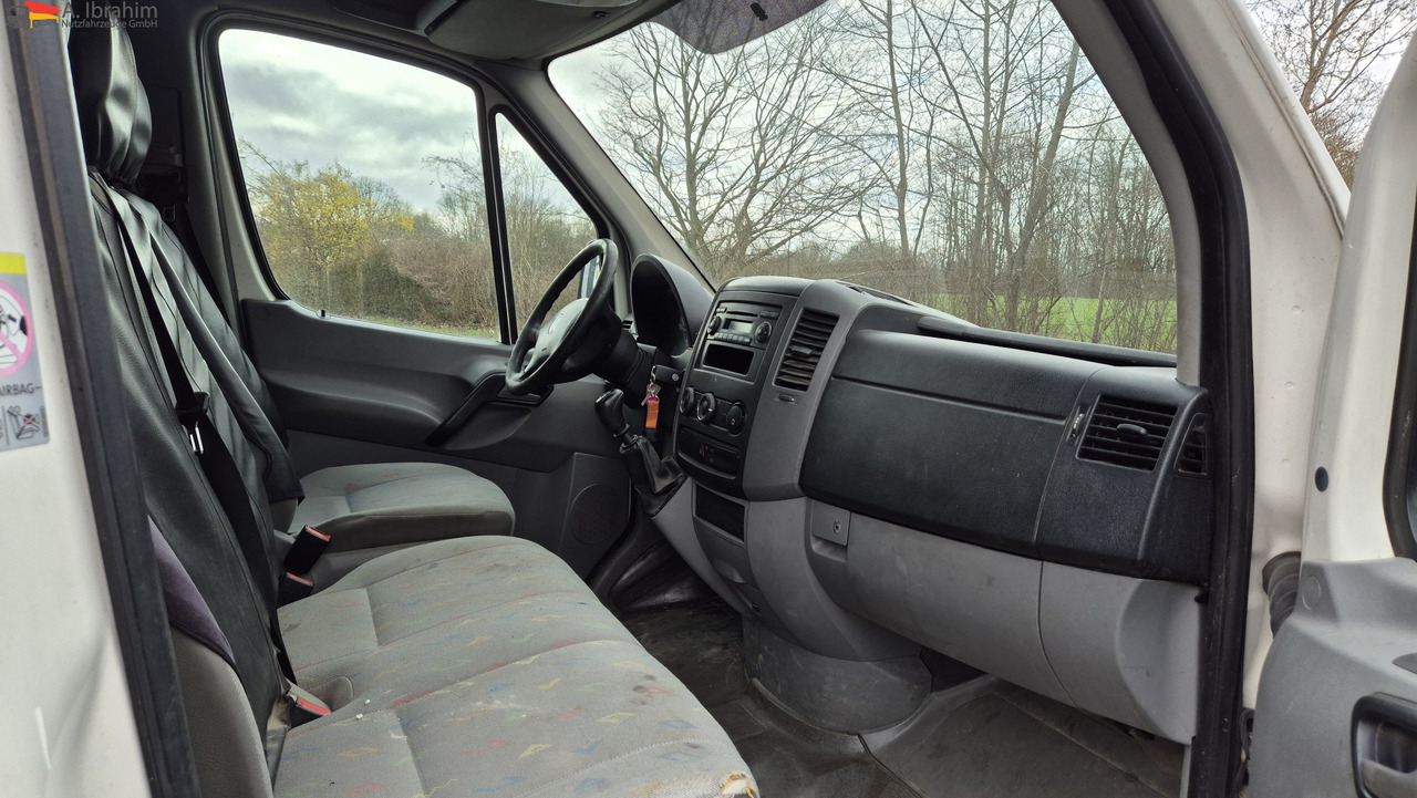 VW Crafter 2.5 Diesel Zustand gut - Цельнометаллический фургон: фото 3 VW Crafter 2.5 Diesel Zustand gut - Цельнометаллический фургон: фото 3
