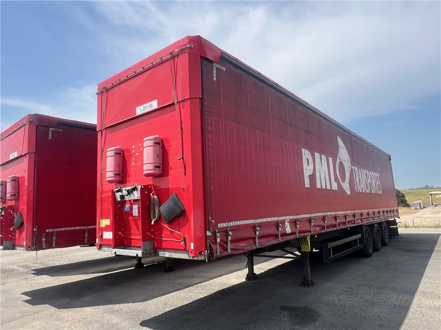 SCHMITZ CARGOBULL SCB-S3T TETO ELEVAR - Тентованный полуприцеп: фото 2 SCHMITZ CARGOBULL SCB-S3T TETO ELEVAR - Тентованный полуприцеп: фото 2