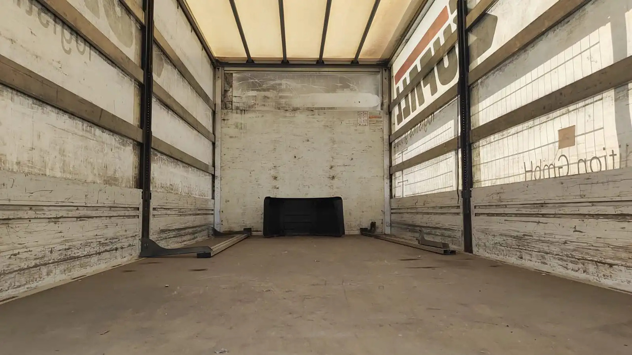 CENTINA ALLESTIMENTO A TERRA USATO - Тентованный кузов: фото 4 CENTINA ALLESTIMENTO A TERRA USATO - Тентованный кузов: фото 4