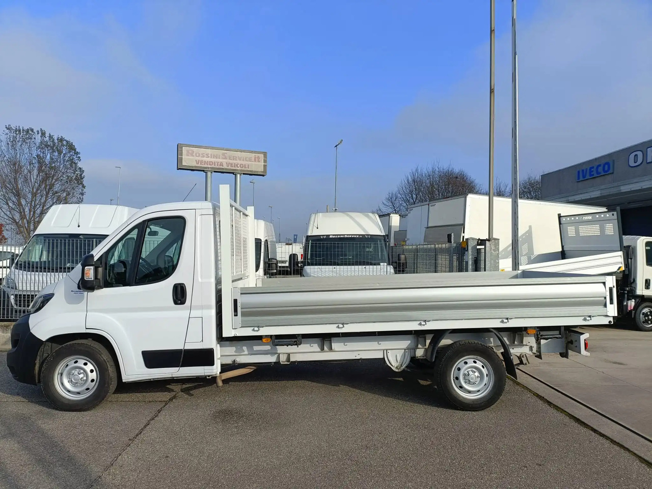 FIAT DUCATO 35 L2H1 - Малотоннажный бортовой грузовик: фото 4 FIAT DUCATO 35 L2H1 - Малотоннажный бортовой грузовик: фото 4