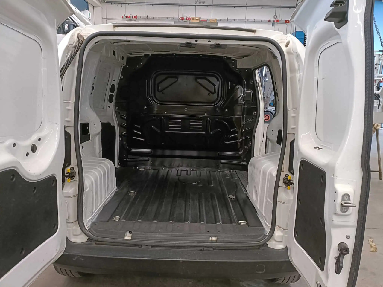 FIAT FIORINO SX - Цельнометаллический фургон: фото 4 FIAT FIORINO SX - Цельнометаллический фургон: фото 4