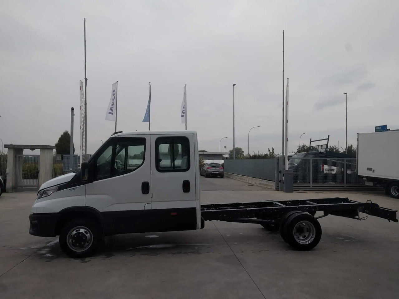 IVECO DAILY 35C18 DOPPIA CABINA 7 POSTI - Фургон: фото 3 IVECO DAILY 35C18 DOPPIA CABINA 7 POSTI - Фургон: фото 3