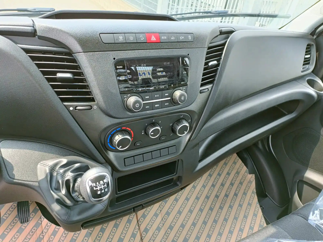 Малотоннажный самосвал IVECO DAILY 35C16 3000 cc KM 0: фото 10