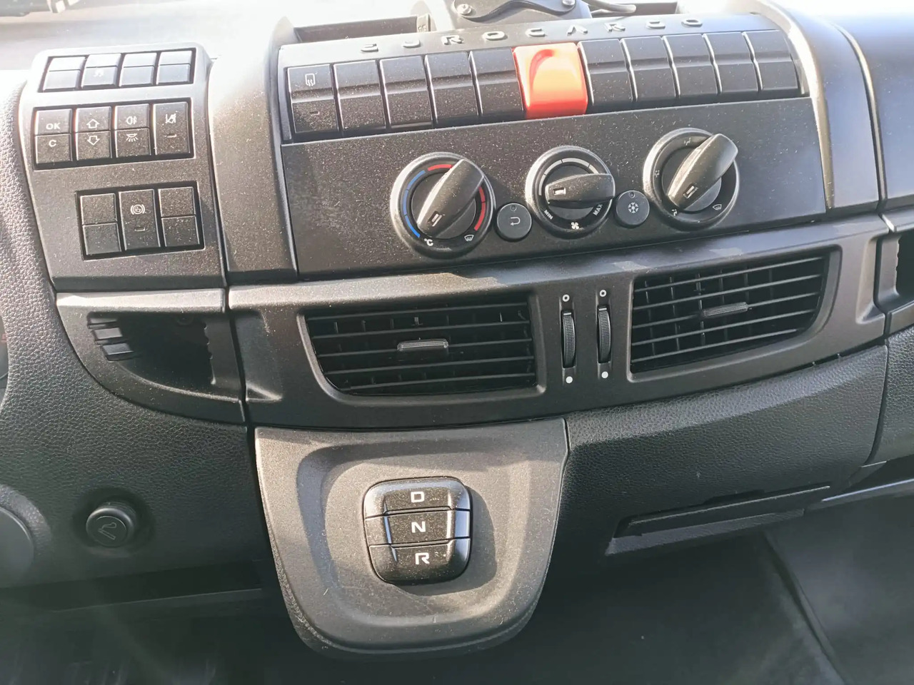 IVECO EUROCARGO 160E25P - Грузовик-шасси: фото 3 IVECO EUROCARGO 160E25P - Грузовик-шасси: фото 3