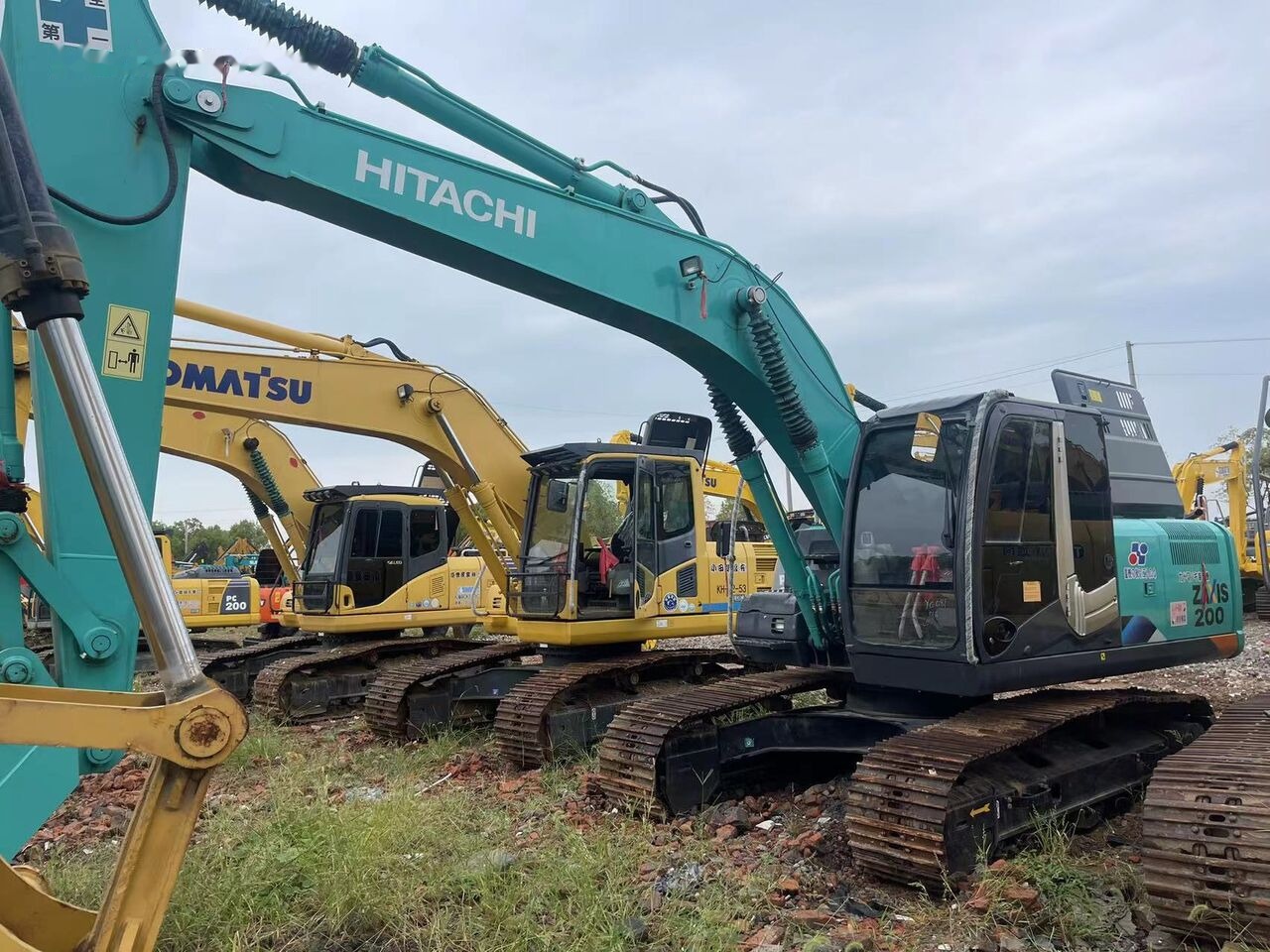 Hitachi ZX200-3 - Гусеничный экскаватор: фото 4 Hitachi ZX200-3 - Гусеничный экскаватор: фото 4