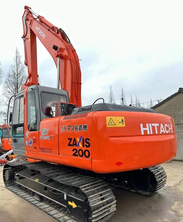 Hitachi ZX200 - Гусеничный экскаватор: фото 3 Hitachi ZX200 - Гусеничный экскаватор: фото 3