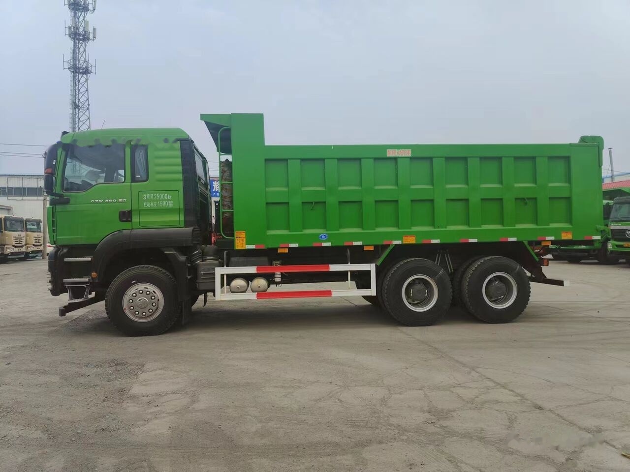Самосвал Howo G7W: фото 6