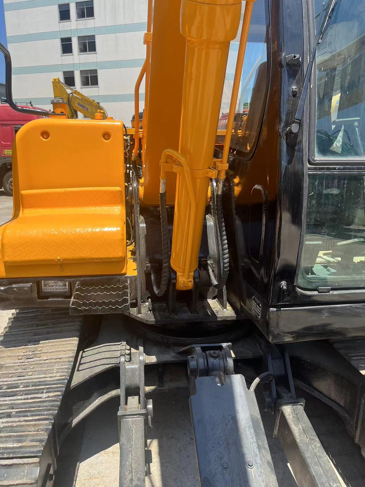 Hyundai R80-7 - Мини-экскаватор: фото 3 Hyundai R80-7 - Мини-экскаватор: фото 3