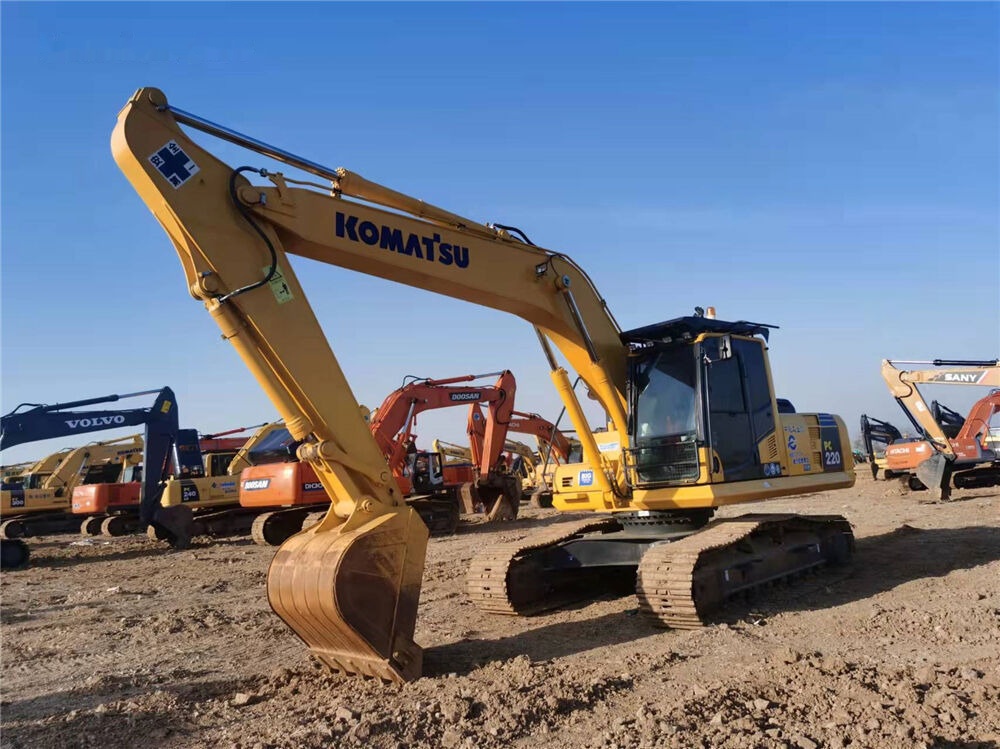 Komatsu PC220 - Гусеничный экскаватор: фото 4 Komatsu PC220 - Гусеничный экскаватор: фото 4
