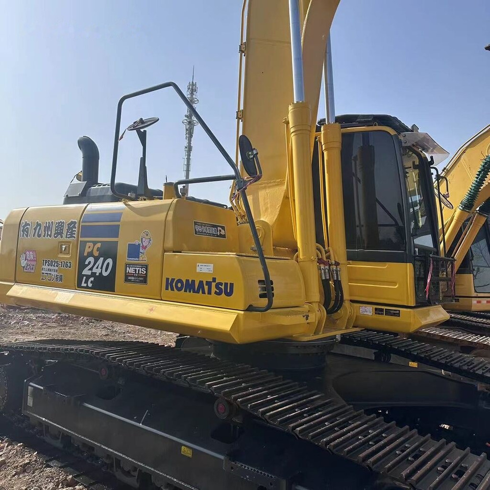 Komatsu PC240-8 - Гусеничный экскаватор: фото 1 Komatsu PC240-8 - Гусеничный экскаватор: фото 1