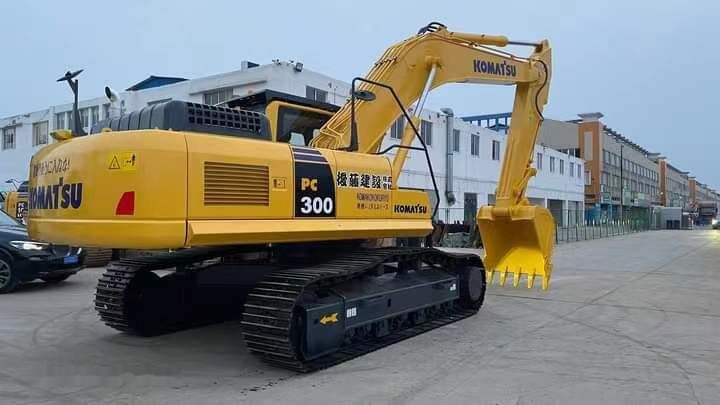 Komatsu PC300 - Гусеничный экскаватор: фото 5 Komatsu PC300 - Гусеничный экскаватор: фото 5