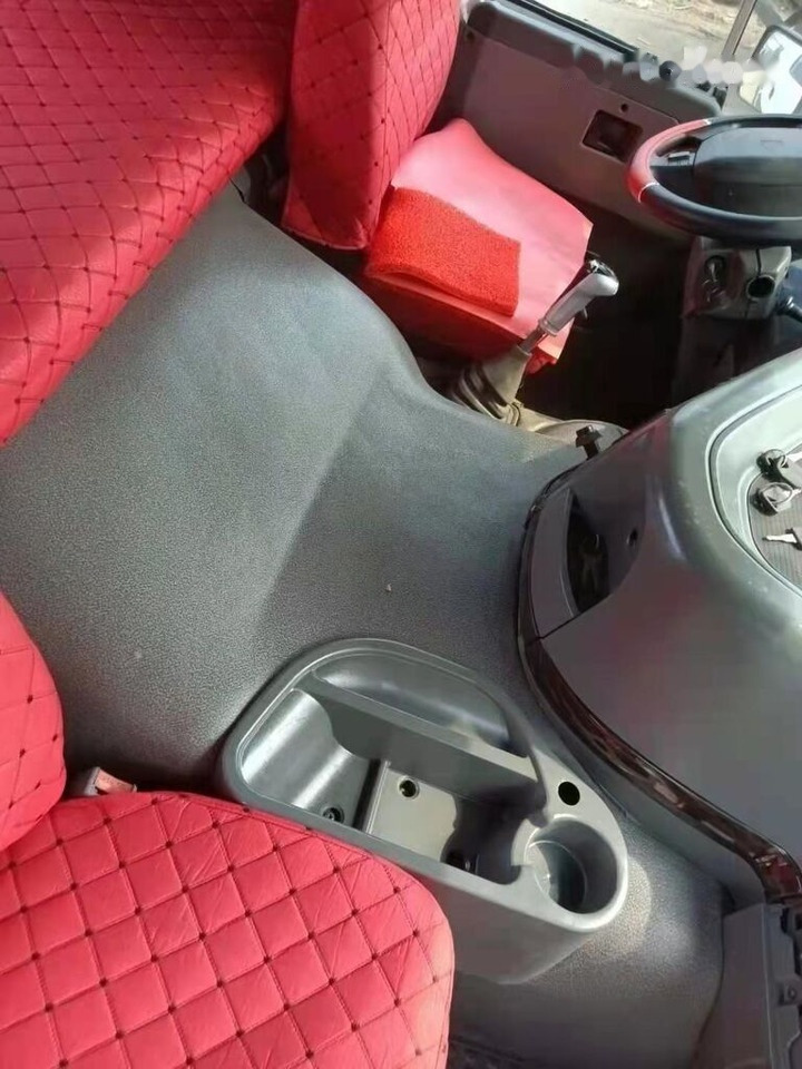 Тягач Howo 371: фото 8