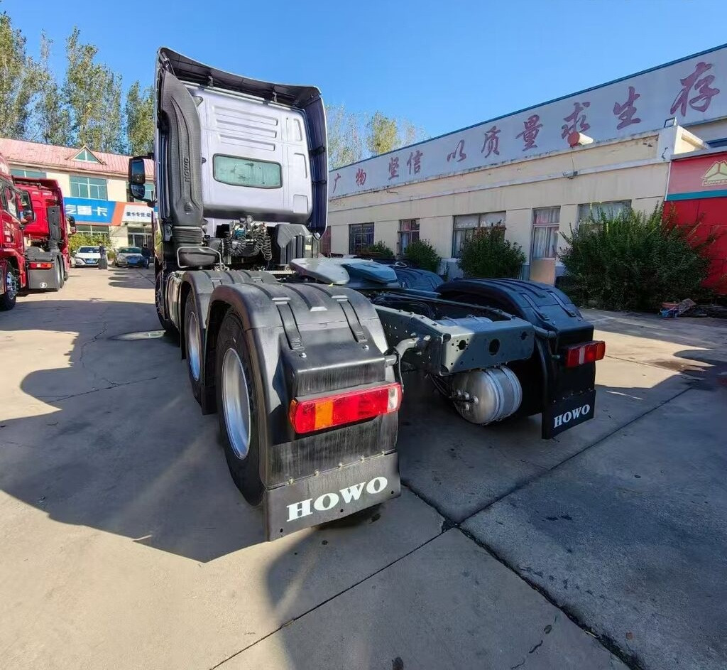Sinotruk Howo T7H - Тягач: фото 4 Sinotruk Howo T7H - Тягач: фото 4