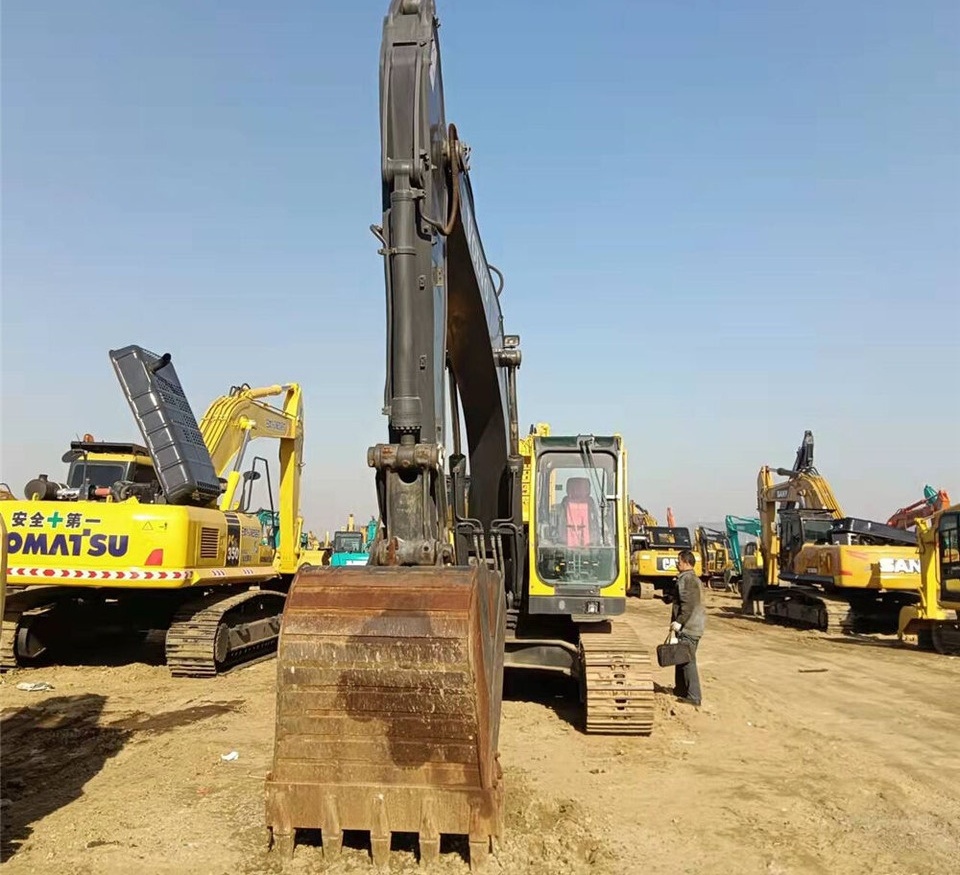 Volvo EC210B - Гусеничный экскаватор: фото 2 Volvo EC210B - Гусеничный экскаватор: фото 2