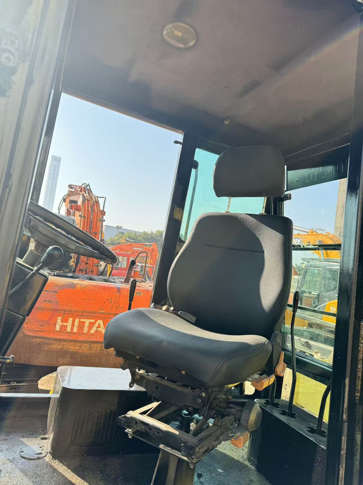 CAT 420F - Экскаватор-погрузчик: фото 3 CAT 420F - Экскаватор-погрузчик: фото 3