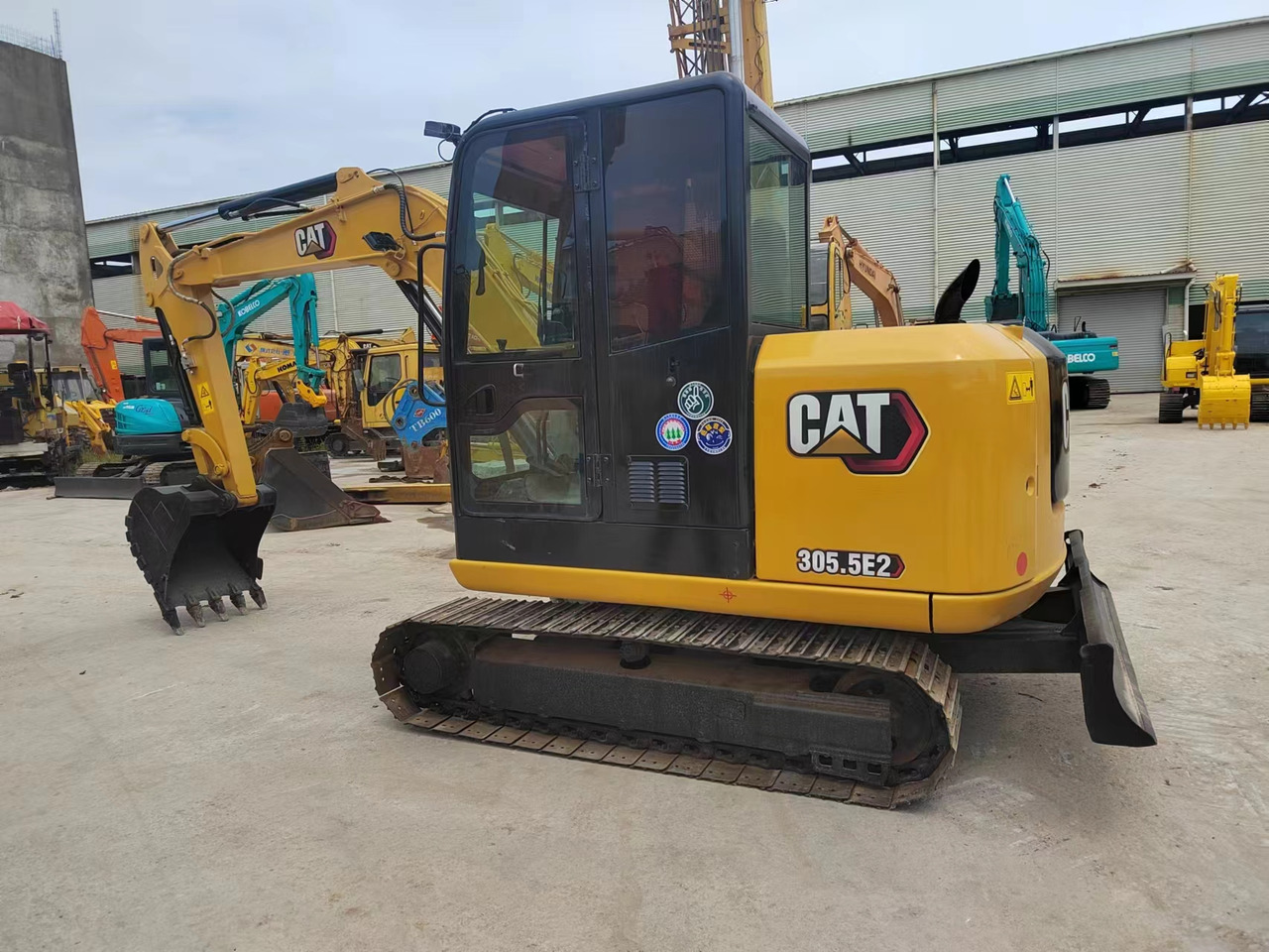 CATERPILLAR 305.5E2 - Мини-экскаватор: фото 3 CATERPILLAR 305.5E2 - Мини-экскаватор: фото 3