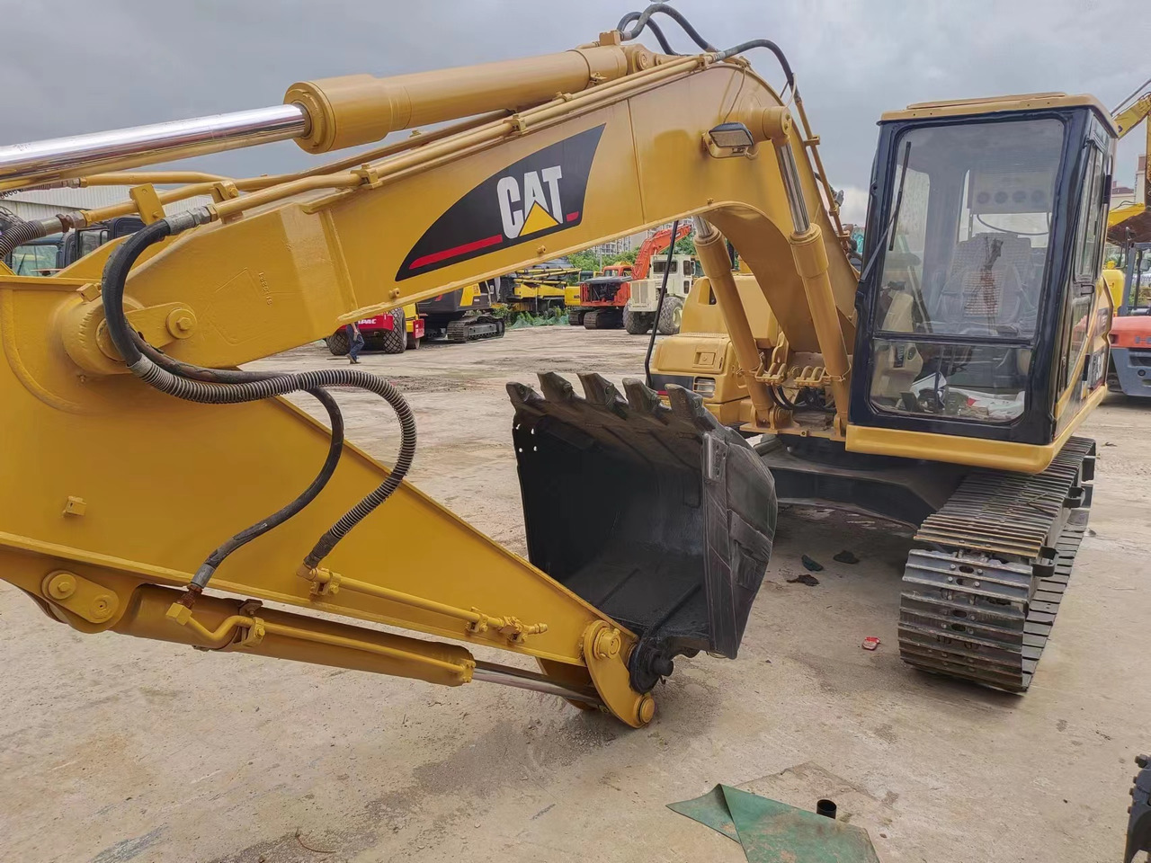 CATERPILLAR 312B - Гусеничный экскаватор: фото 4 CATERPILLAR 312B - Гусеничный экскаватор: фото 4