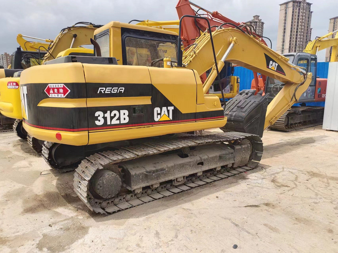 CATERPILLAR 312B - Гусеничный экскаватор: фото 1 CATERPILLAR 312B - Гусеничный экскаватор: фото 1