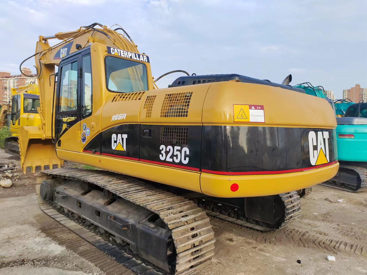 CATERPILLAR 325C - Гусеничный экскаватор: фото 2 CATERPILLAR 325C - Гусеничный экскаватор: фото 2