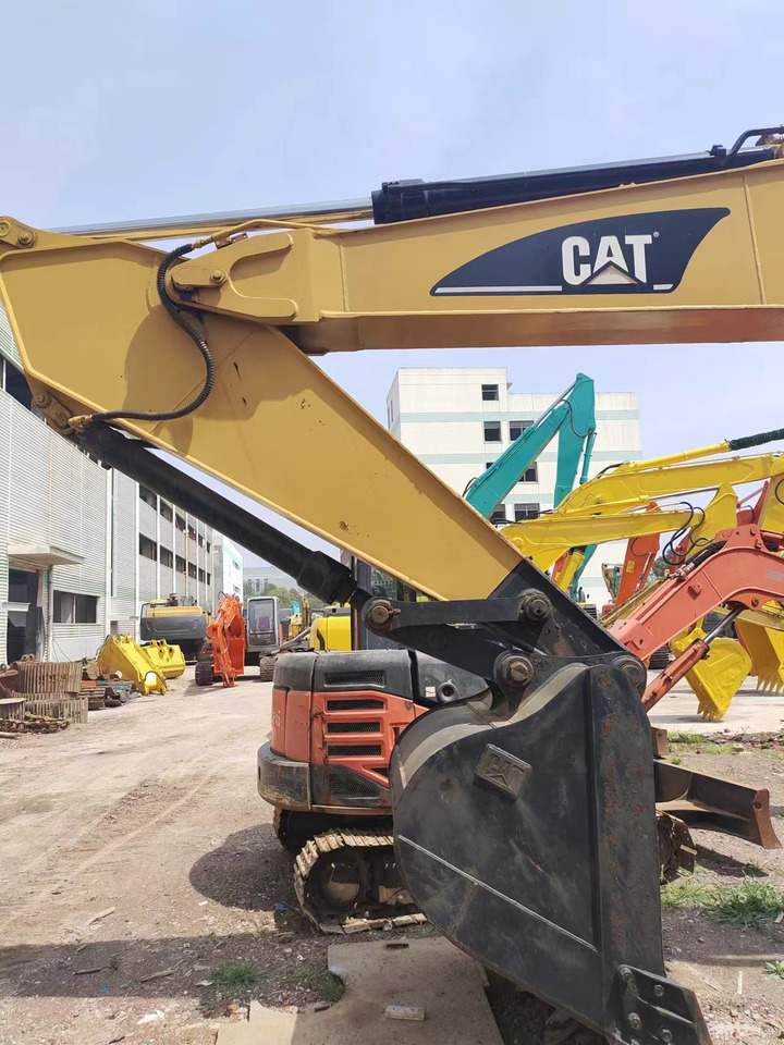 CATERPILLAR 325C - Гусеничный экскаватор: фото 3 CATERPILLAR 325C - Гусеничный экскаватор: фото 3