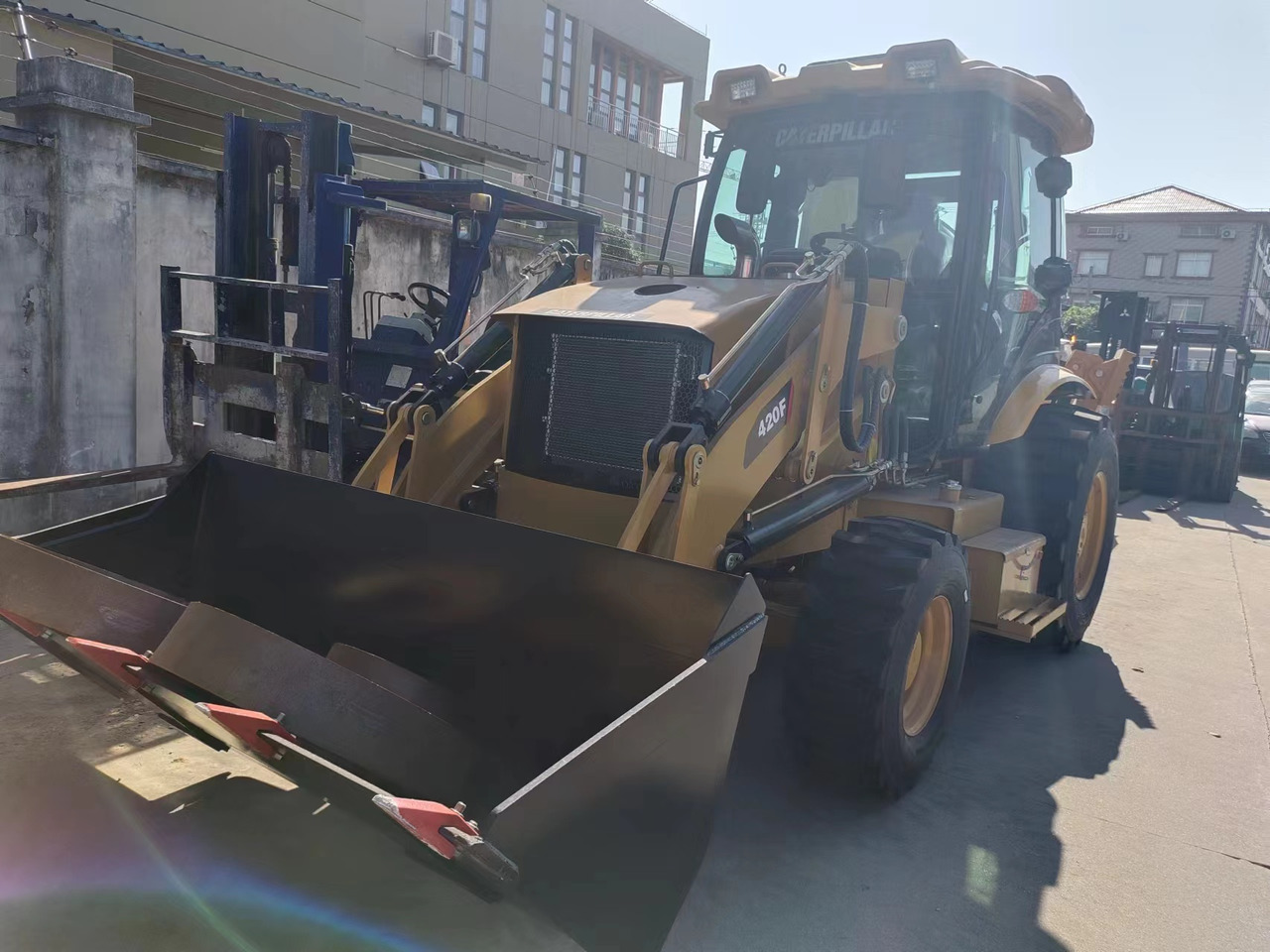 CATERPILLAR 420F - Экскаватор-погрузчик: фото 4 CATERPILLAR 420F - Экскаватор-погрузчик: фото 4