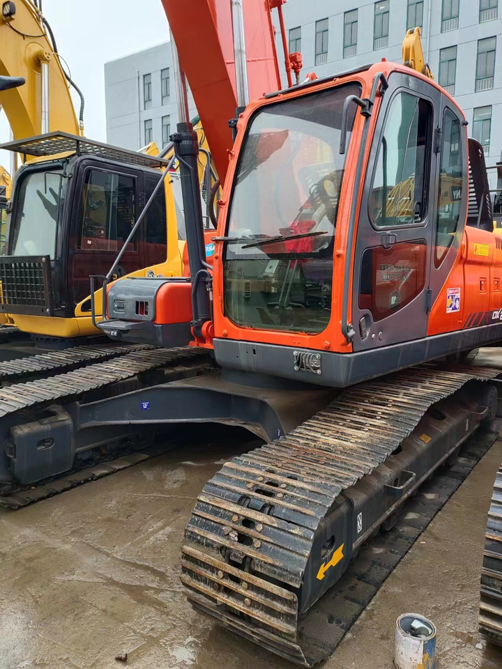 DOOSAN DX225LC - Гусеничный экскаватор: фото 2 DOOSAN DX225LC - Гусеничный экскаватор: фото 2