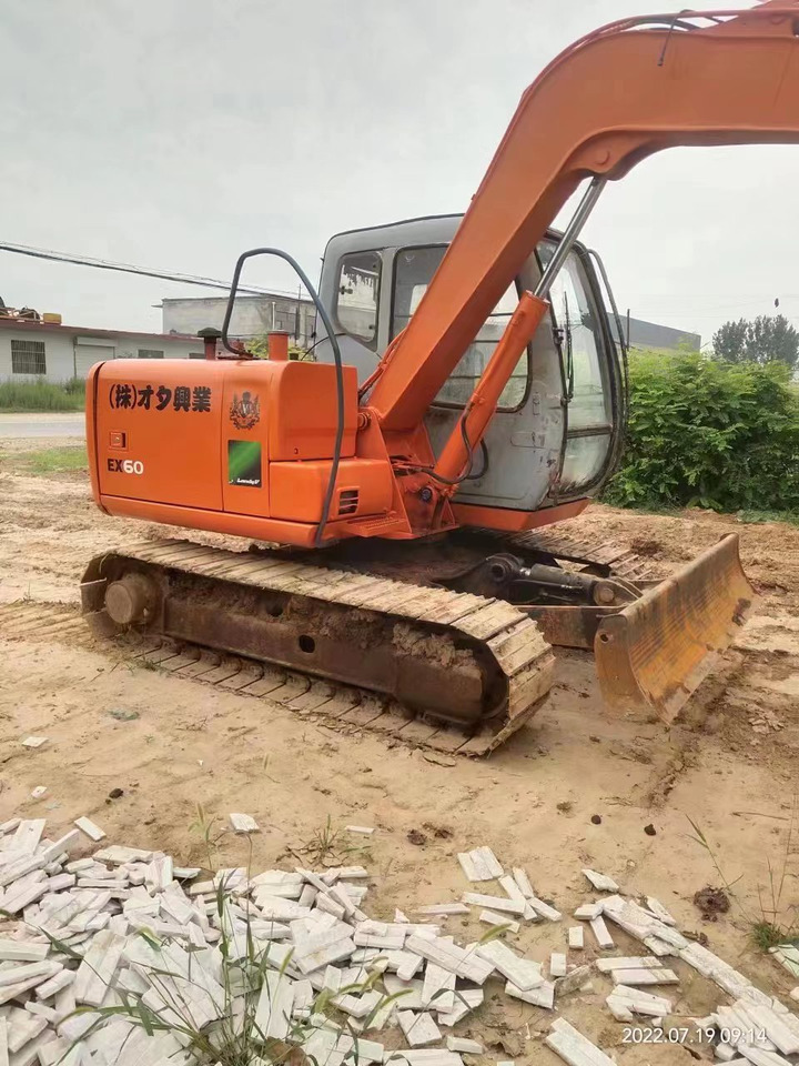 HITACHI EX60-5 - Мини-экскаватор: фото 2 HITACHI EX60-5 - Мини-экскаватор: фото 2