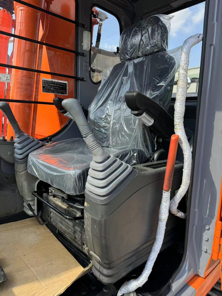 HITACHI ZX200 - Гусеничный экскаватор: фото 2 HITACHI ZX200 - Гусеничный экскаватор: фото 2