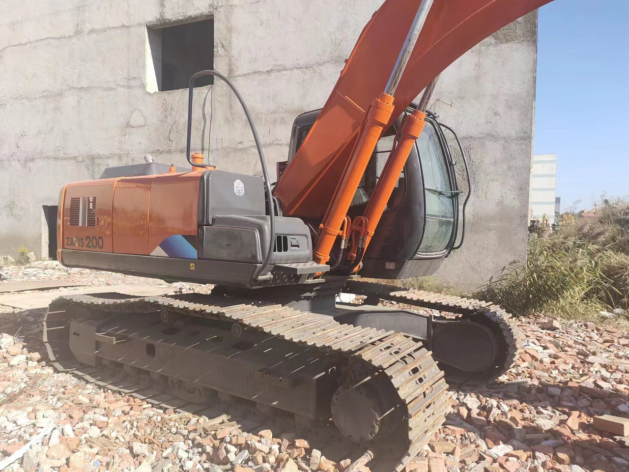 HITACHI ZX200 - Гусеничный экскаватор: фото 3 HITACHI ZX200 - Гусеничный экскаватор: фото 3