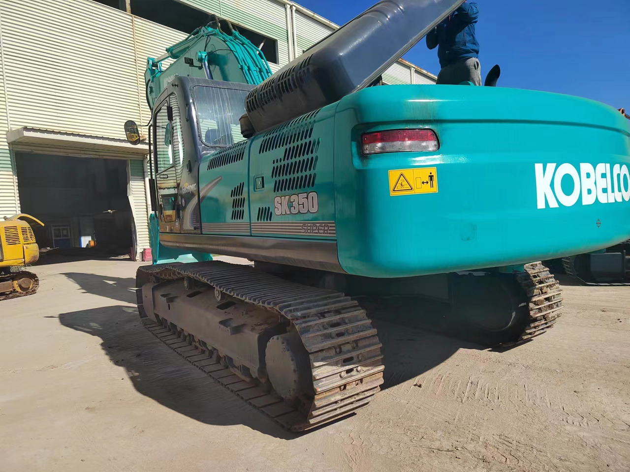 KOBELCO SK350LC-8 - Гусеничный экскаватор: фото 3 KOBELCO SK350LC-8 - Гусеничный экскаватор: фото 3