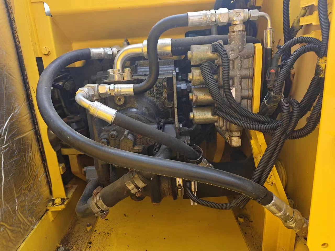 Гусеничный экскаватор KOMATSU PC120-6: фото 7