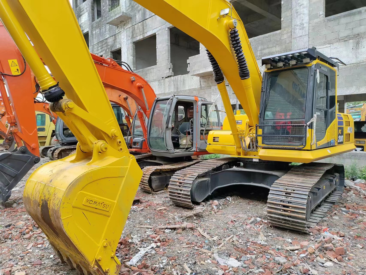 KOMATSU PC200-8 - Гусеничный экскаватор: фото 5 KOMATSU PC200-8 - Гусеничный экскаватор: фото 5