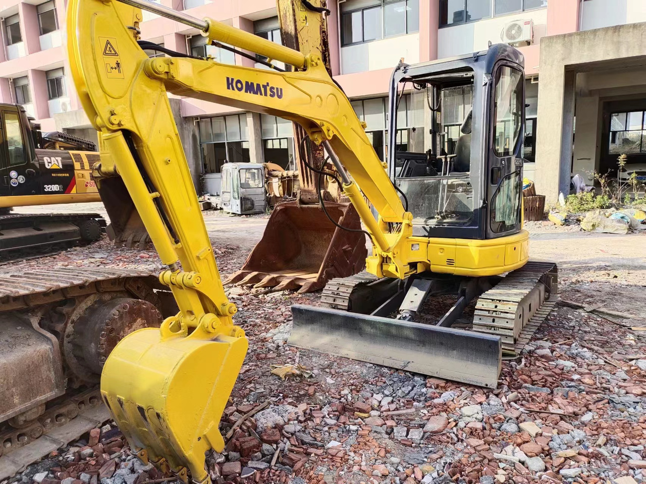KOMATSU PC35MR - Мини-экскаватор: фото 2 KOMATSU PC35MR - Мини-экскаватор: фото 2