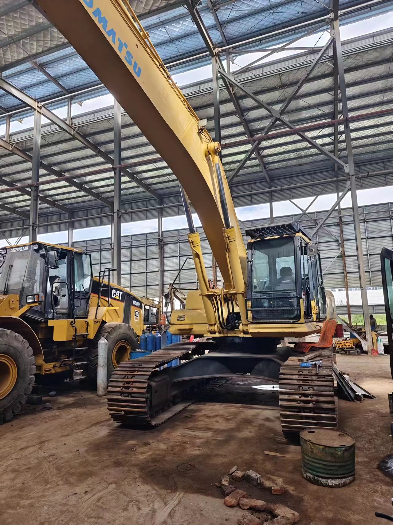 KOMATSU PC400-7 - Гусеничный экскаватор: фото 2 KOMATSU PC400-7 - Гусеничный экскаватор: фото 2
