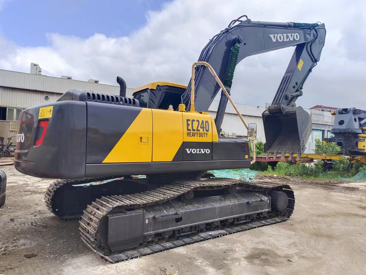 VOLVO EC240 - Гусеничный экскаватор: фото 2 VOLVO EC240 - Гусеничный экскаватор: фото 2