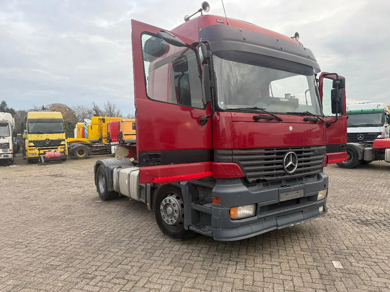 Mercedes-Benz Actros 1843 3 pedals - Тягач: фото 1 Mercedes-Benz Actros 1843 3 pedals - Тягач: фото 1